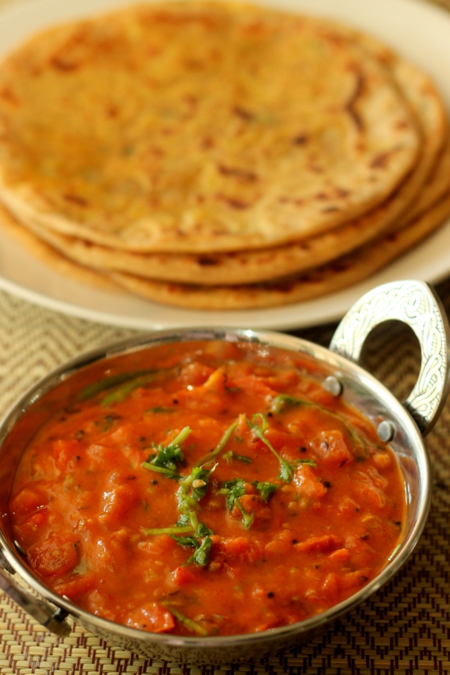 north-indian-style-tomato-chutney-with-chickpea-flour