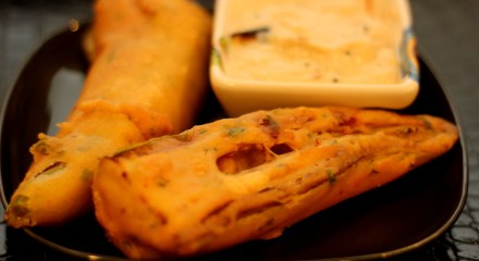 milagai-bajji-south-indian-fritters-mirchi-bhajji