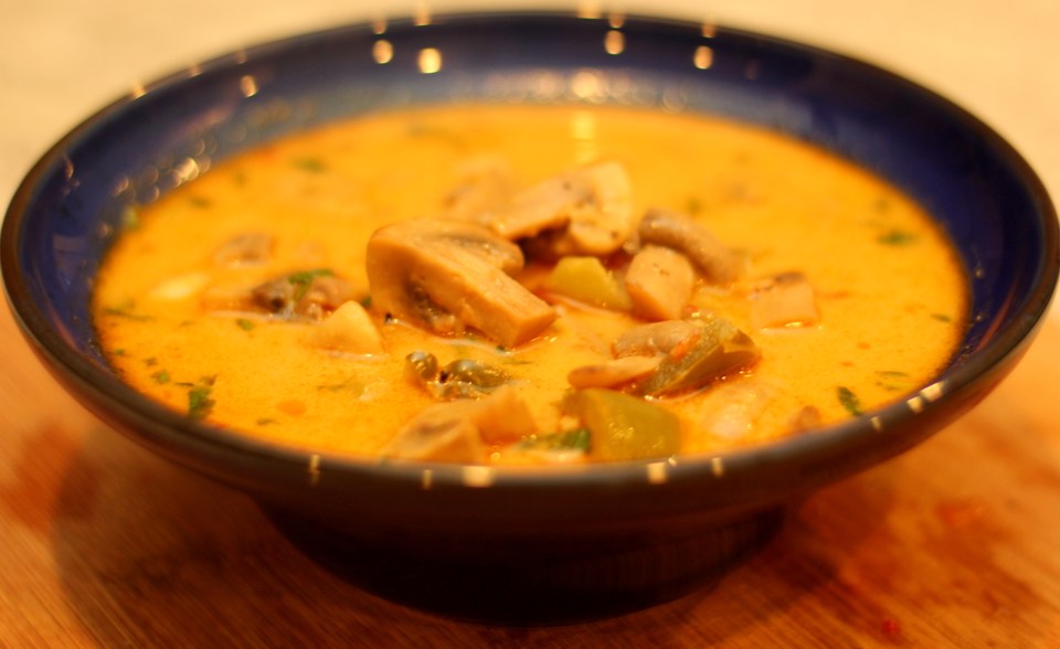 mushroom-coconut-milk-thai-inspired-soup-curry
