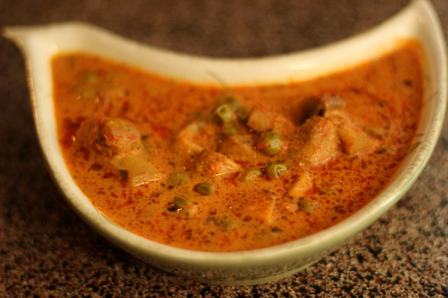 matar-khumb-masala-peas-mushroom-curry