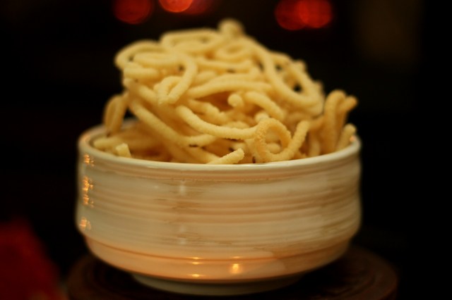 thenkuzhal-murukku-diwali-2015